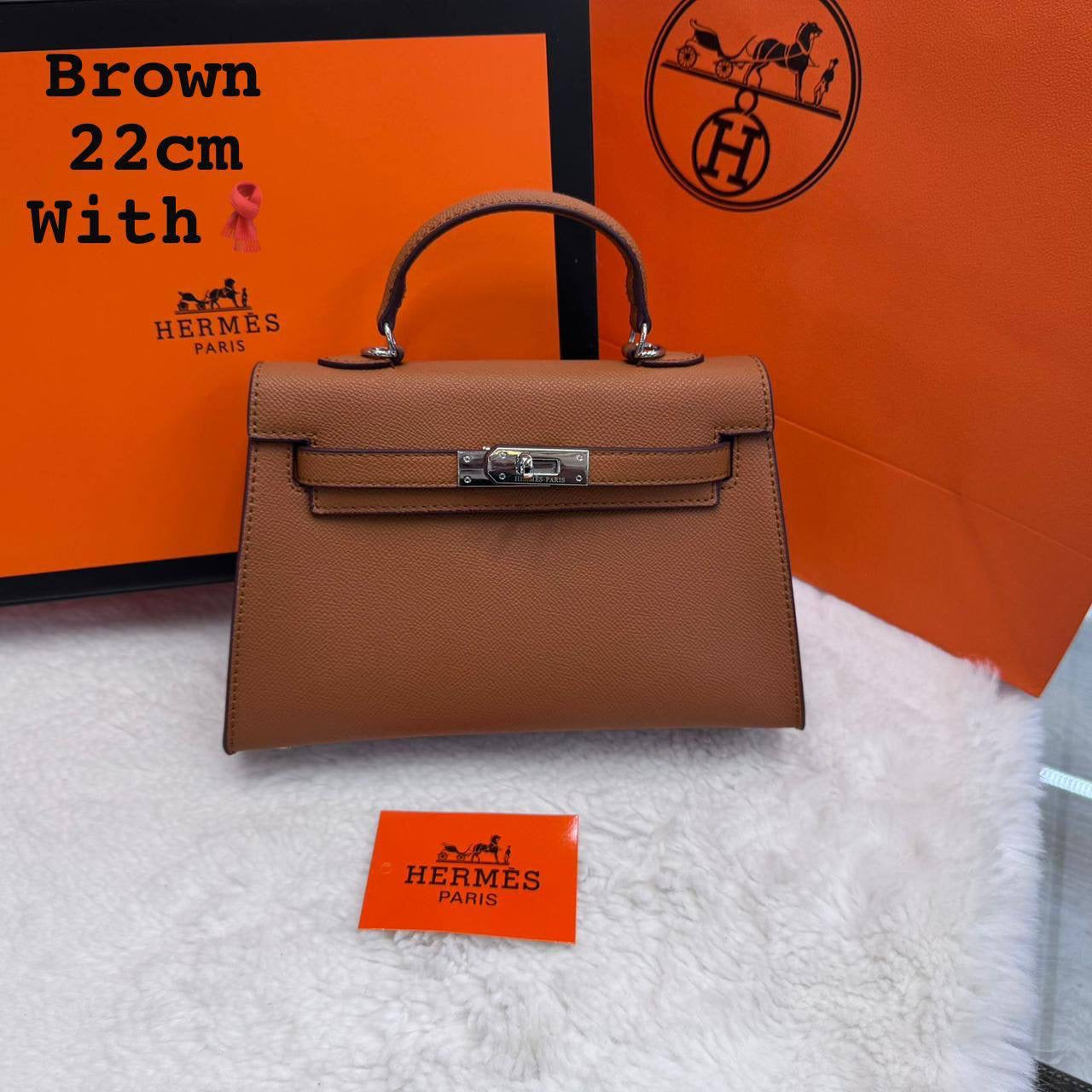 Hermes ᴋᴇʟʟʏ ʙᴀɢ  
silver hardware
 ᴡɪᴛʜ ʙᴏx
🎁🎁🎁
With 🧣 
ʟᴇᴀᴛʜᴇʀ 
sɪᴢᴇ:22ᴄᴍ 
90 dhs🇦🇪
Zain56
♥️♥️♥️