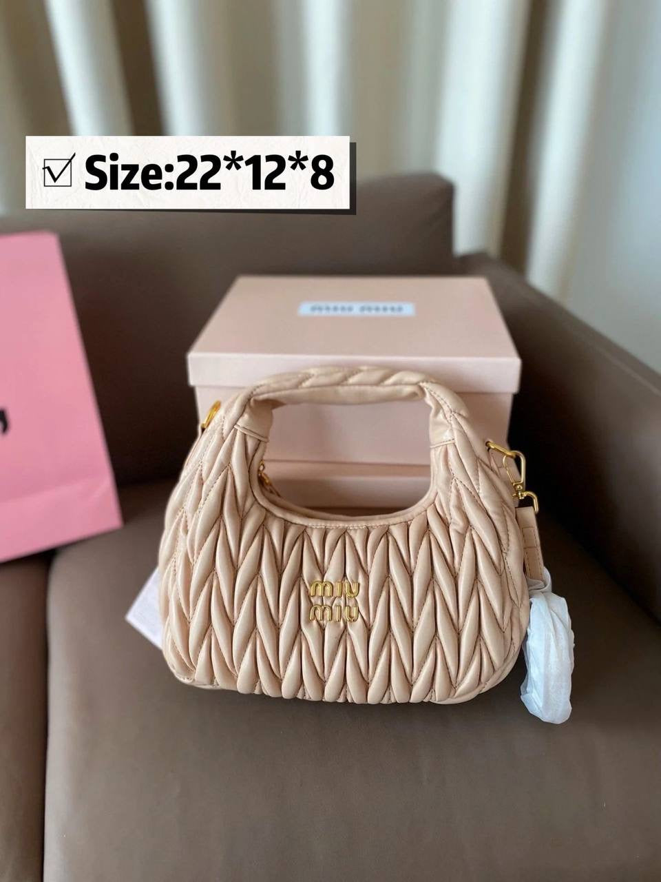 Miu Miu
with box
95 dhs🪙
Zain46
❤️❤️❤️