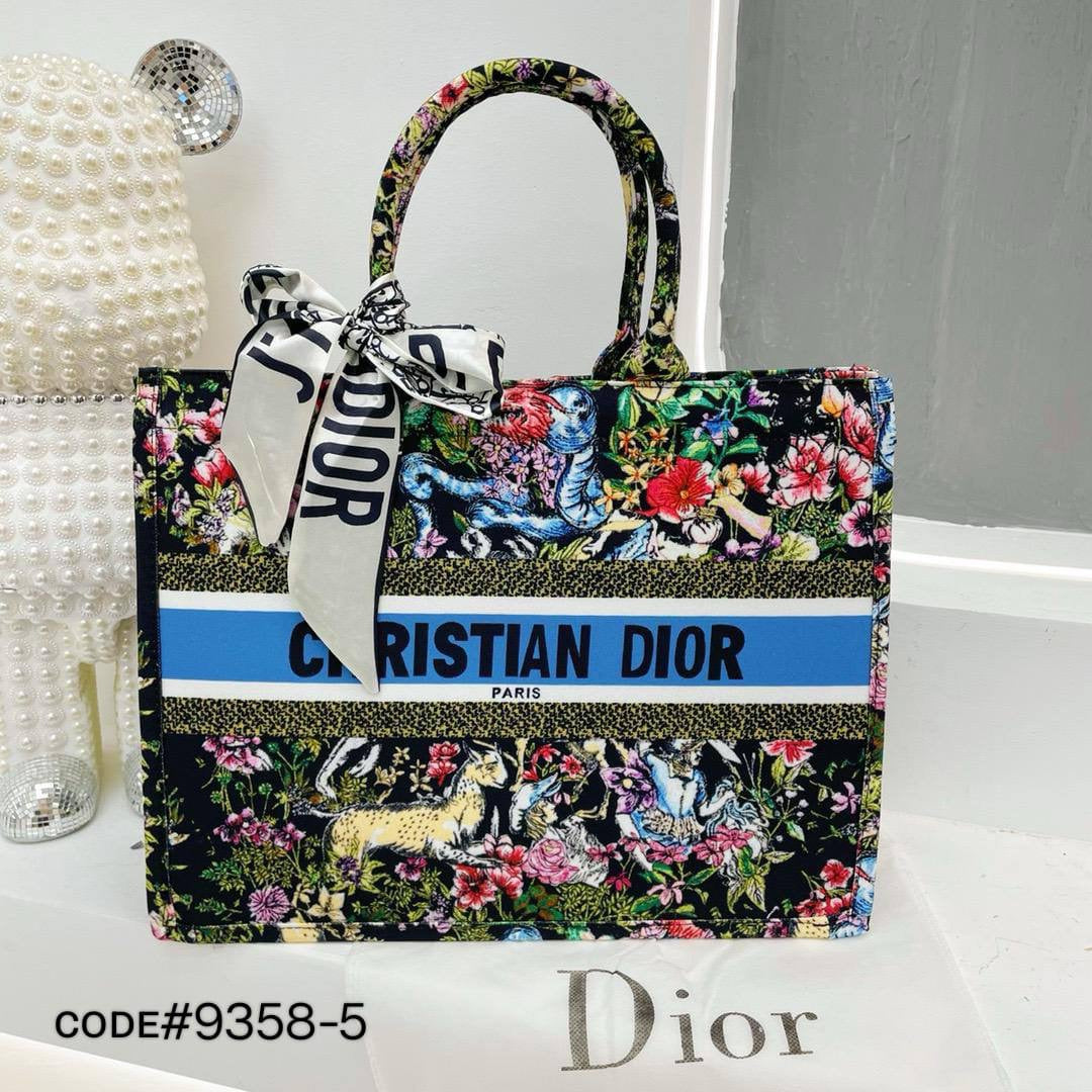 Dior
ʜᴀɴᴅᴄᴀʀʀʏ ʙᴏᴏᴋᴛᴏᴛᴇ
  •ᴢɪᴘᴘᴇʀ ᴛʏᴘᴇ
  •ᴄᴀɴᴠᴀss ᴍᴀᴛᴇʀɪᴀʟ
sɪᴢᴇ : 41 cm
70 dhs🇦🇪
Zain31
♥️♥️♥️