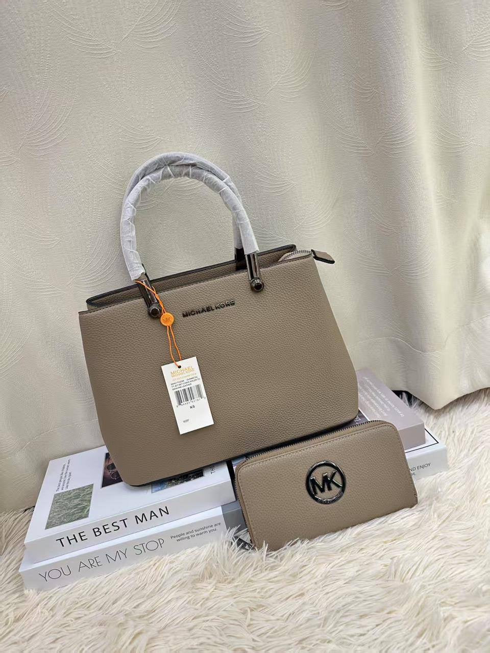 MK 2in1
110 dhs🇦🇪
with box
🎁🎁🎁
Zain143
♥️♥️♥️