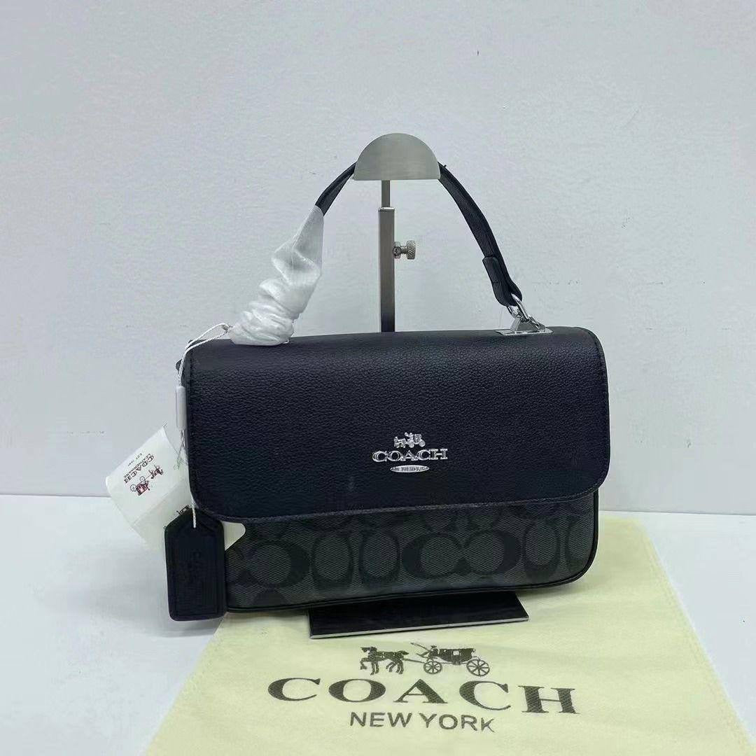 🎉 Offer 🎊 Coach 
Size : 24 * 16 cm
70 dhs🇦🇪
with box🎁
Zain115
♥️♥️♥️