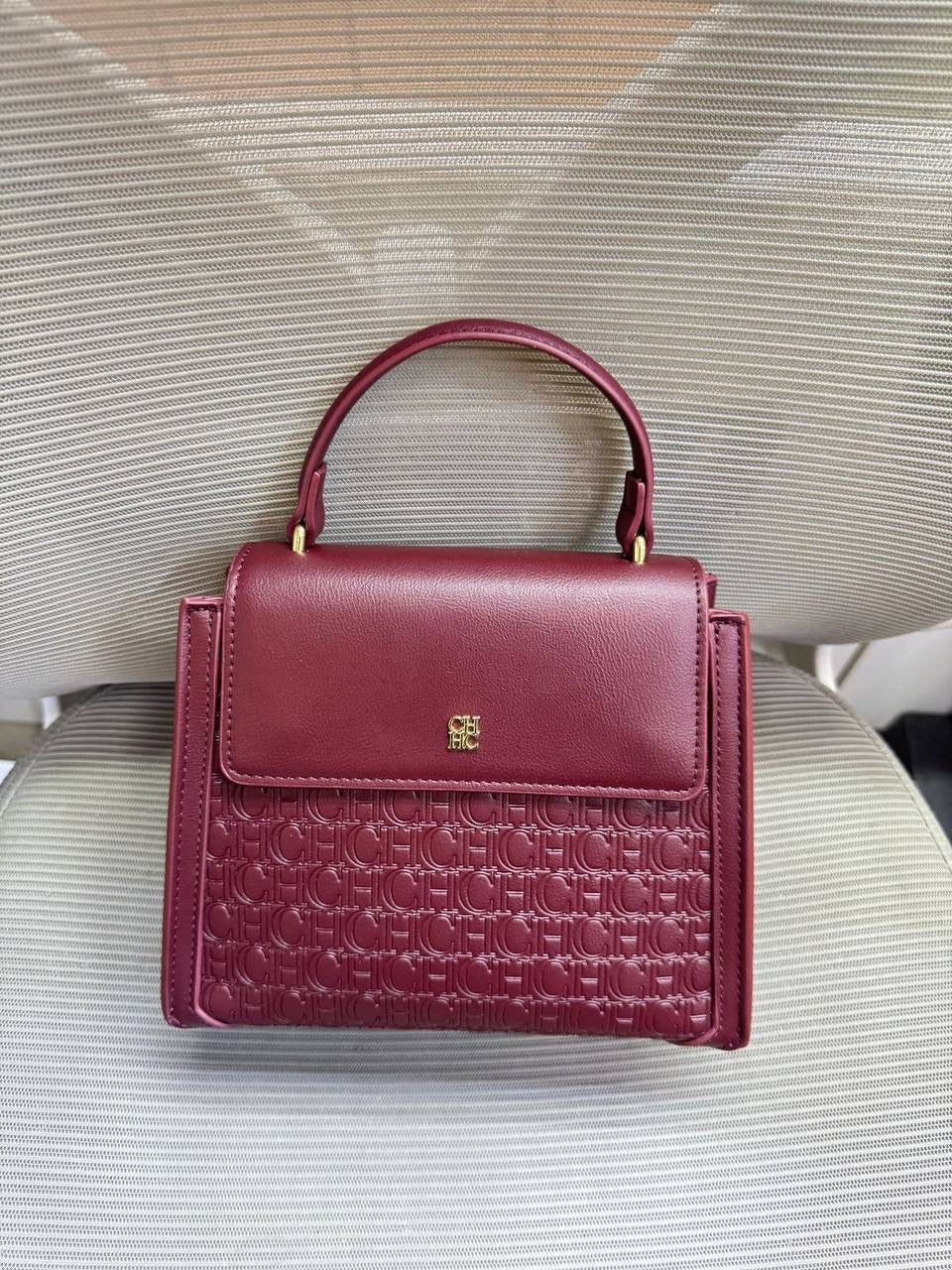CH
23cm
105 dhs🇦🇪
withbox 🎁 
Zain16
♥️♥️♥️