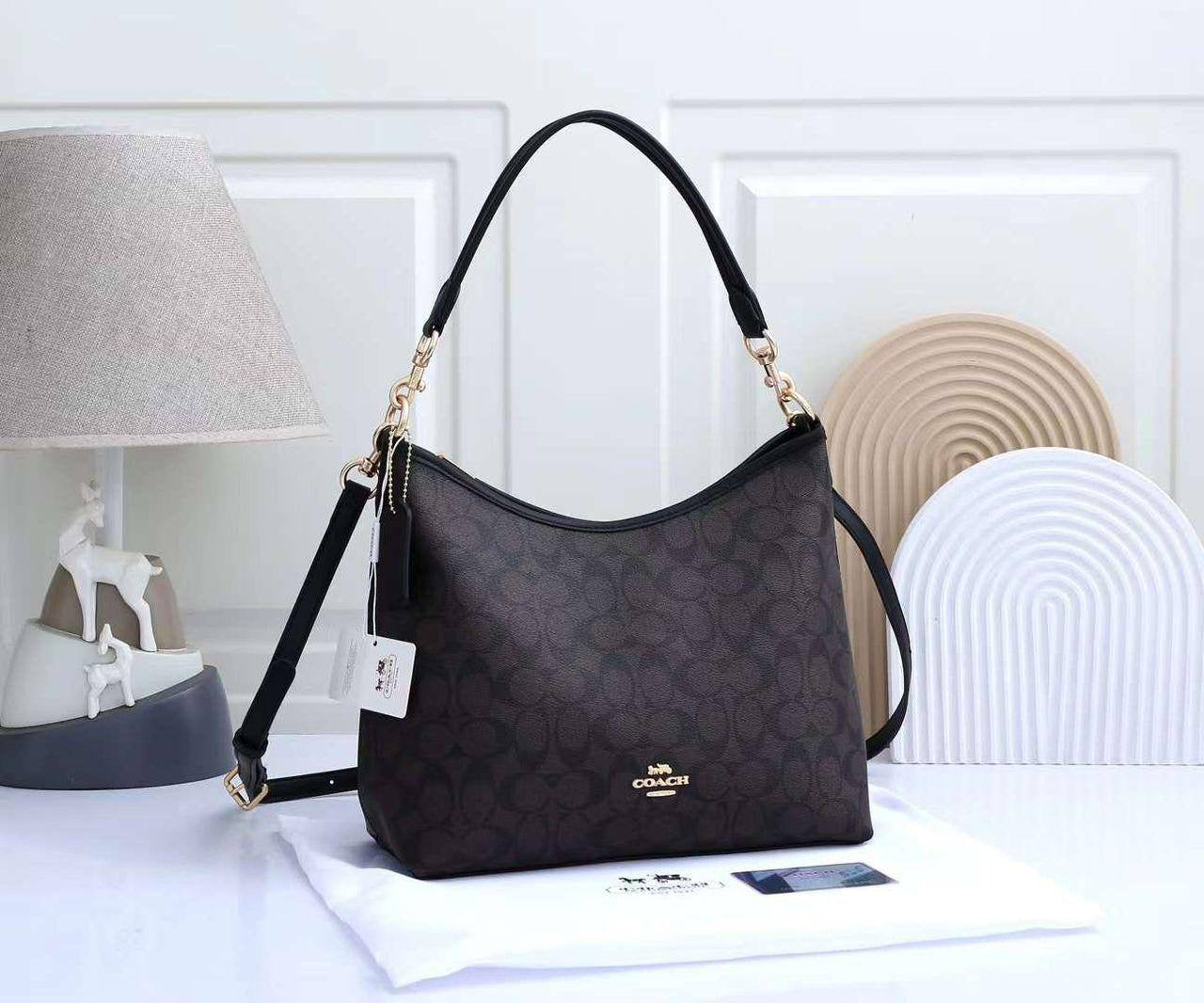 🎉 Offer 🎊  Coach
Size : 31 * 24 * 12 cm
75 dhs🇦🇪
with box 🎁
Zain115
♥️♥️♥️