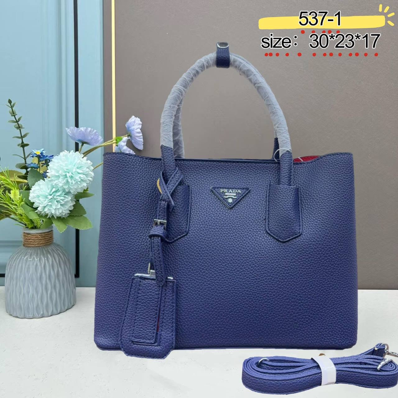 Burberry - Prada
95 dhs🇦🇪
Zain38
♥️♥️♥️