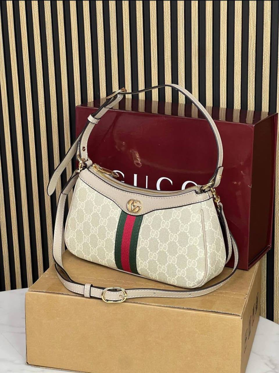 Gucci Master 
25cm   180 dhs🇦🇪
19cm    170 dhs🇦🇪
Good Box 🎁
Zain131
♥️♥️♥️