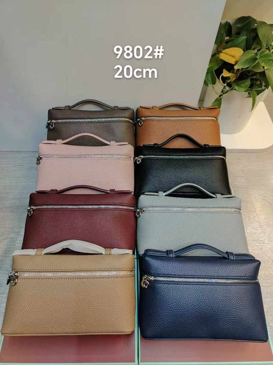 Loro Piana
with box
🎁🎁🎁
good quality
95 dhs🇦🇪
Zain107
♥️♥️♥️w