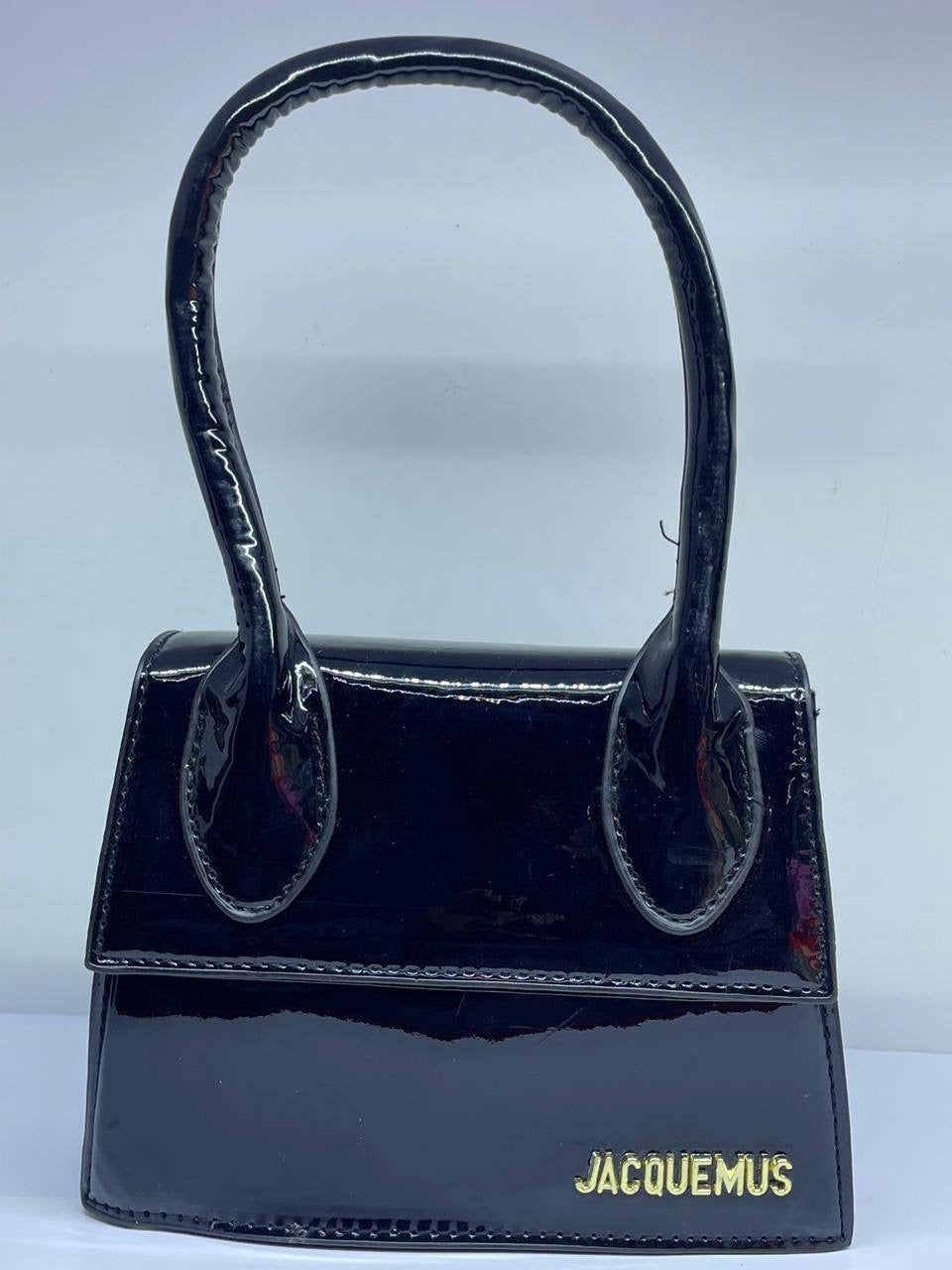 🎉Offer🎊  JACQUEMUS
Size : 17 * 13 cm
55 dhs🇦🇪
Zain115
♥️♥️♥️