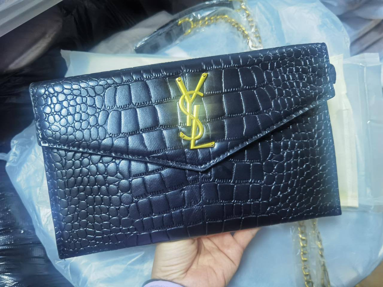 🎉 Offer 🎊  Ysl  clutch
Size : 29 *16 cm
50 dhs🇦🇪
Zain115
♥️♥️♥️
