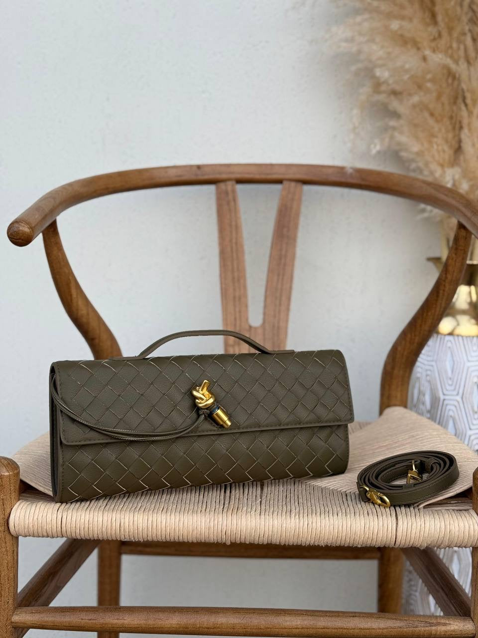 Available Again✨✨✨
BOTTEGA VENETA
31cm
350 dhs🇦🇪
Top quality 
With box🎁
Zain167
♥️♥️♥️