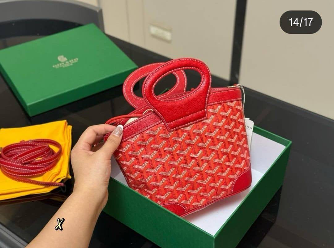 GOYARD Master
18CM
250 dhs🇦🇪
WITH BOX
🎁🎁🎁
Zain131
♥️♥️♥️