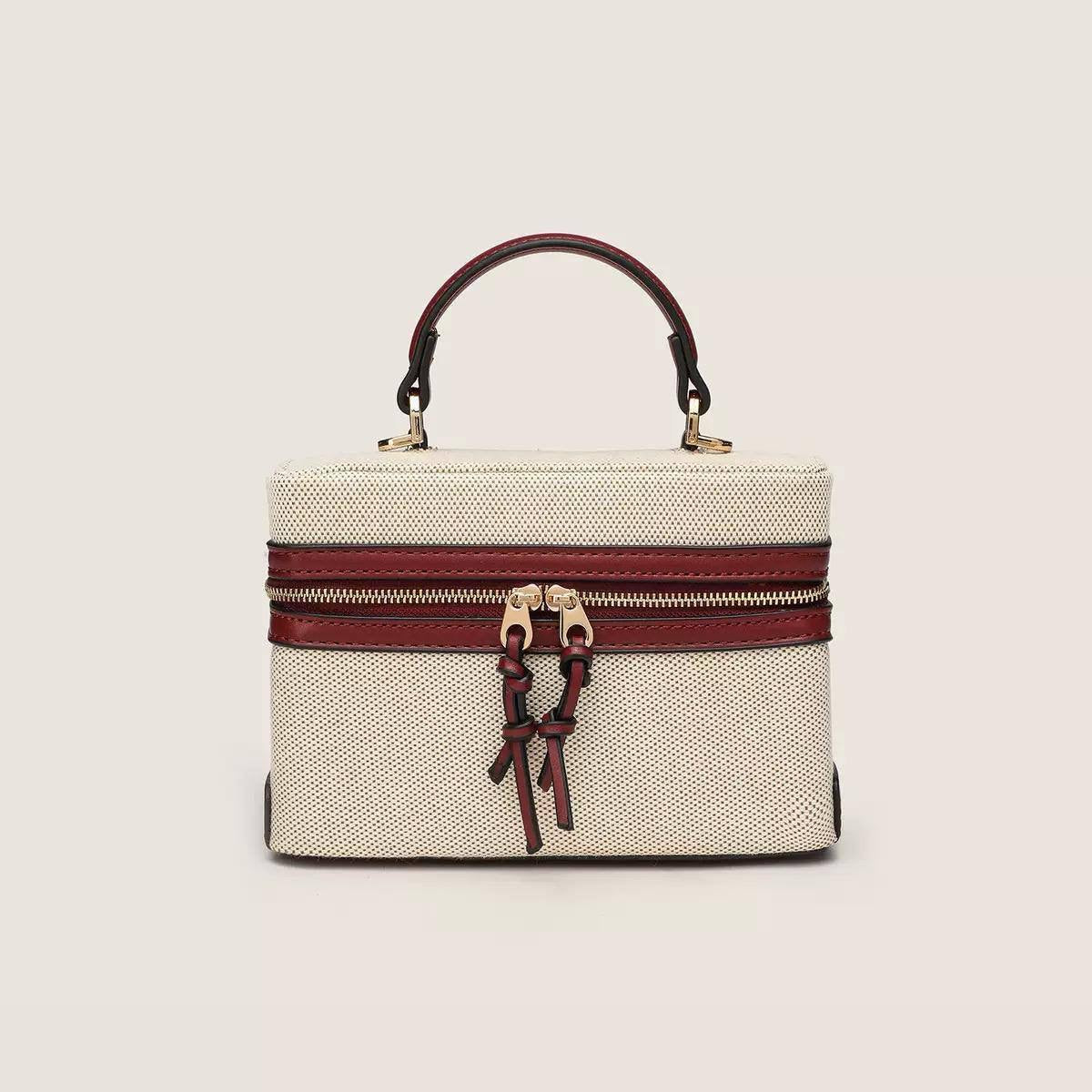 🎉 Offer 🎊  Loro Piana
High Quality 
Size : 19 *  12.5 * 7 cm
70 dhs🇦🇪
Zain115
♥️♥️♥️