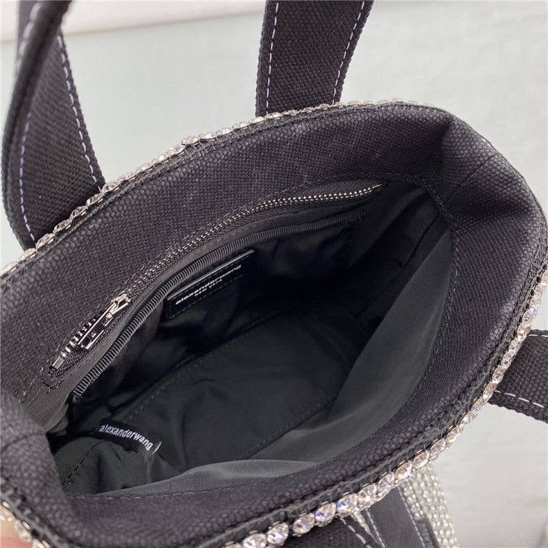 Alexanderwang  
offer price
65 dhs🇦🇪
Zain39
♥️♥️♥️