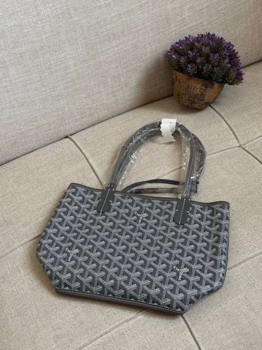 GOYARD✨
SUPER MASTER AAA✅
Same Orginal 👌
For Price 👇 WTSP Text Zain 0568585901
ZainShop
♥️♥️♥️