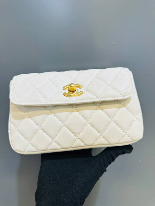 Chanel
High quality 
size 20cm
120 dhs🇦🇪
Zain132
♥️♥️♥️