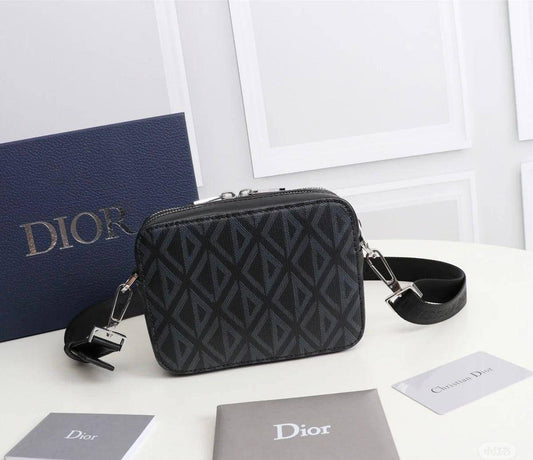 Dior 
Master Quality
Crossbody Bag 
200 dhs🇦🇪
With Box
🎁🎁🎁
Zain33
♥️♥️♥️