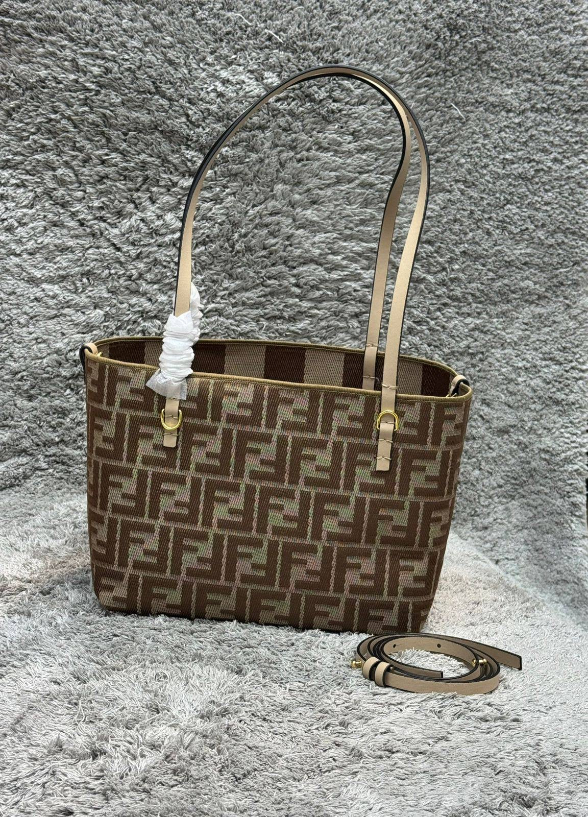 Fendi Master
         24Cm 
220 dhs🇦🇪
Zain131
♥️♥️♥️