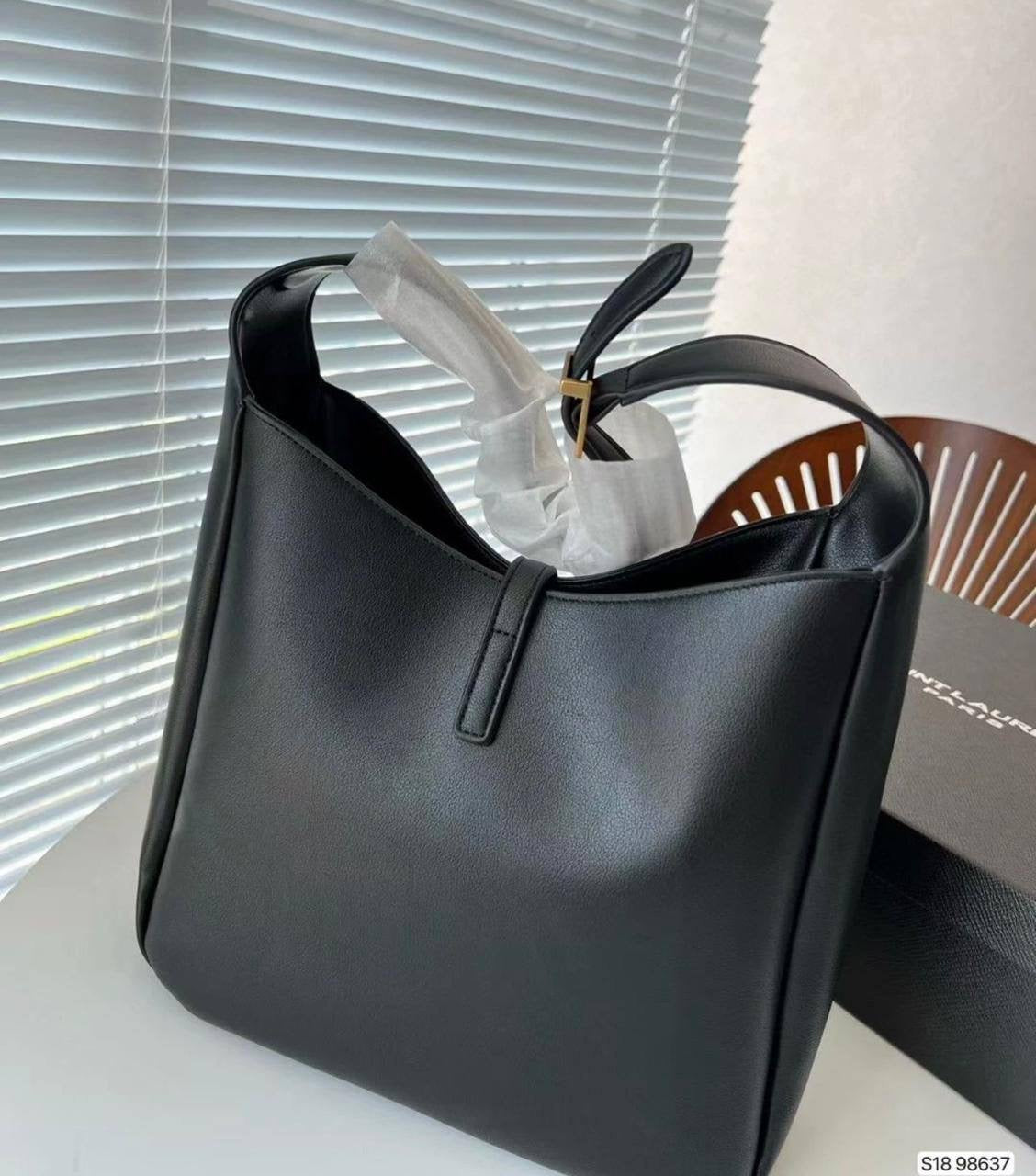 YSL 
NEW CAME GOOD QUALITY 
85 dhs🇦🇪
Zain39
♥️♥️♥️