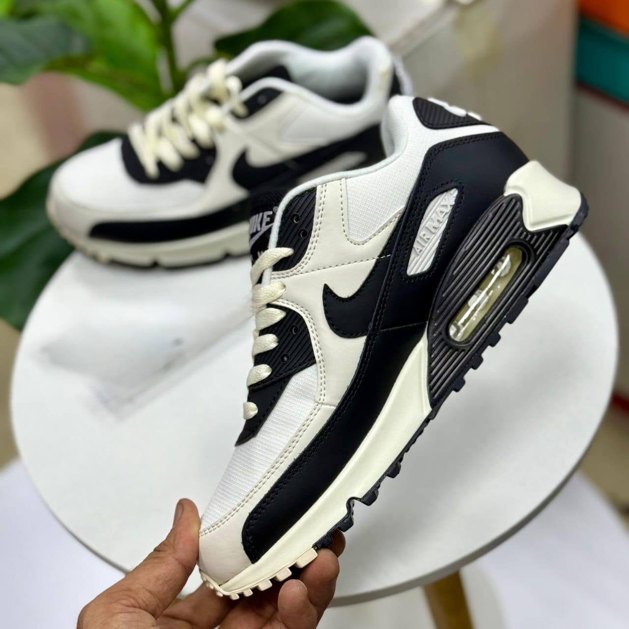 Airmax
Size 40 to 45
100 dhs🇦🇪
Zain27
♥️♥️♥️