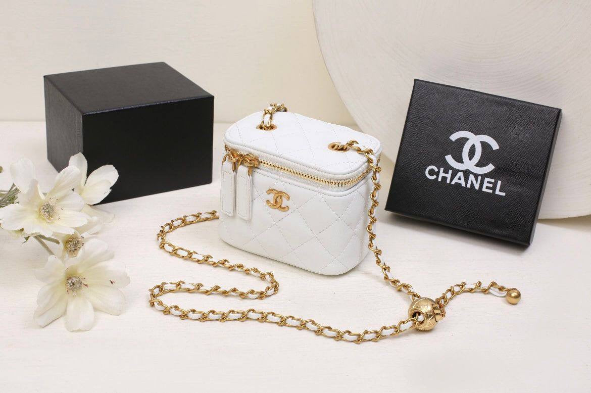 Chanel
with box
🎁🎁🎁
90 dhs🪙💕
Zain50
♥️♥️♥️