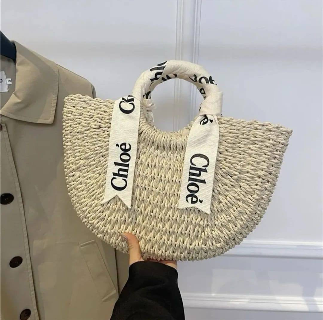 Chloe ʙᴇᴀᴄʜ ʜᴀɴᴅ ᴄᴀʀʀʏ
ʀᴏᴘᴇ ᴛᴀssᴇʟ ᴍᴀᴛᴇʀɪᴀʟ
ᴛᴡɪsᴛ ᴛʜɪɢʜ ʟᴏᴄᴋ 
 *MEDIUM SIZE 33cm 
70 dhs🇦🇪
 
 *LARGE SIZE 38cm 
75 dhs🇦🇪
Zain31
♥️♥️♥️