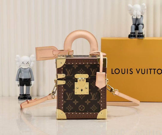 LOUIS VUITTON ✨💕✨
New collection ✨✨✨
SuperMaster Quality 🔥🔥
Available Now ❤️❤️❤️
For Price 👇 WTSP Text Zain 0568585901
Zain252
♥️♥️♥️