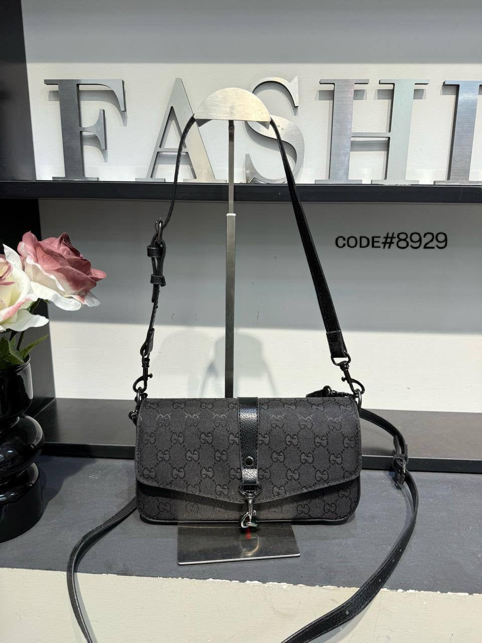 Gucci ᴇɴᴠᴇʟᴏᴘᴇ
sʜᴏᴜʟᴅᴇʀ ʙᴀɢ
ᴡɪᴛʜ ʟᴏɴɢ ʙᴇʟᴛ sᴛʀᴀᴘ
ᴍᴏɴᴏɢʀᴀᴍ ʟᴇᴀᴛʜᴇʀ
sɪᴢᴇ : 24 cm
65 dhs🇦🇪
Zain31
♥️♥️♥️