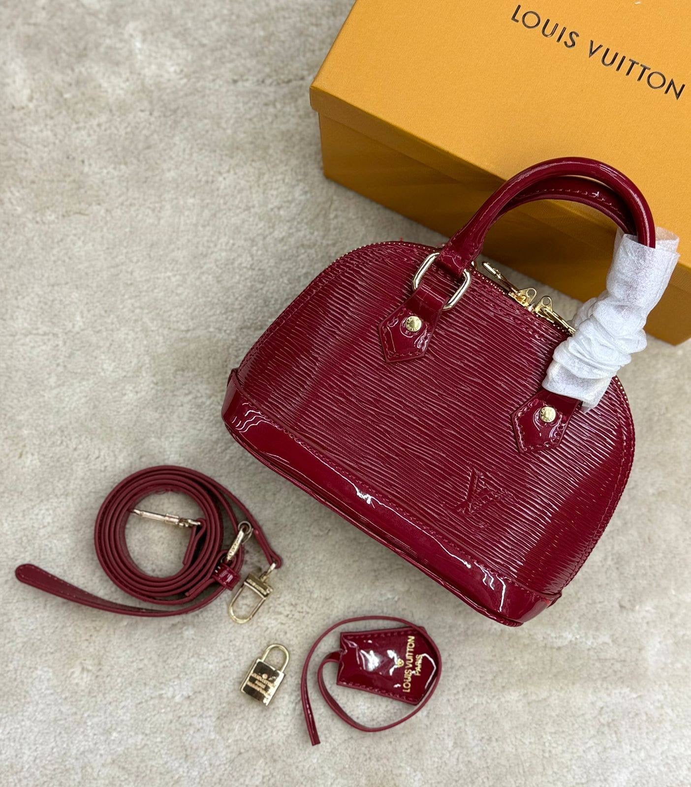 LV ALMA MINI 🔥
GOOD QUALITY 💯
100 dhs🇦🇪
WITH BOX 
🎁🎁🎁
Zain28
♥️♥️♥️