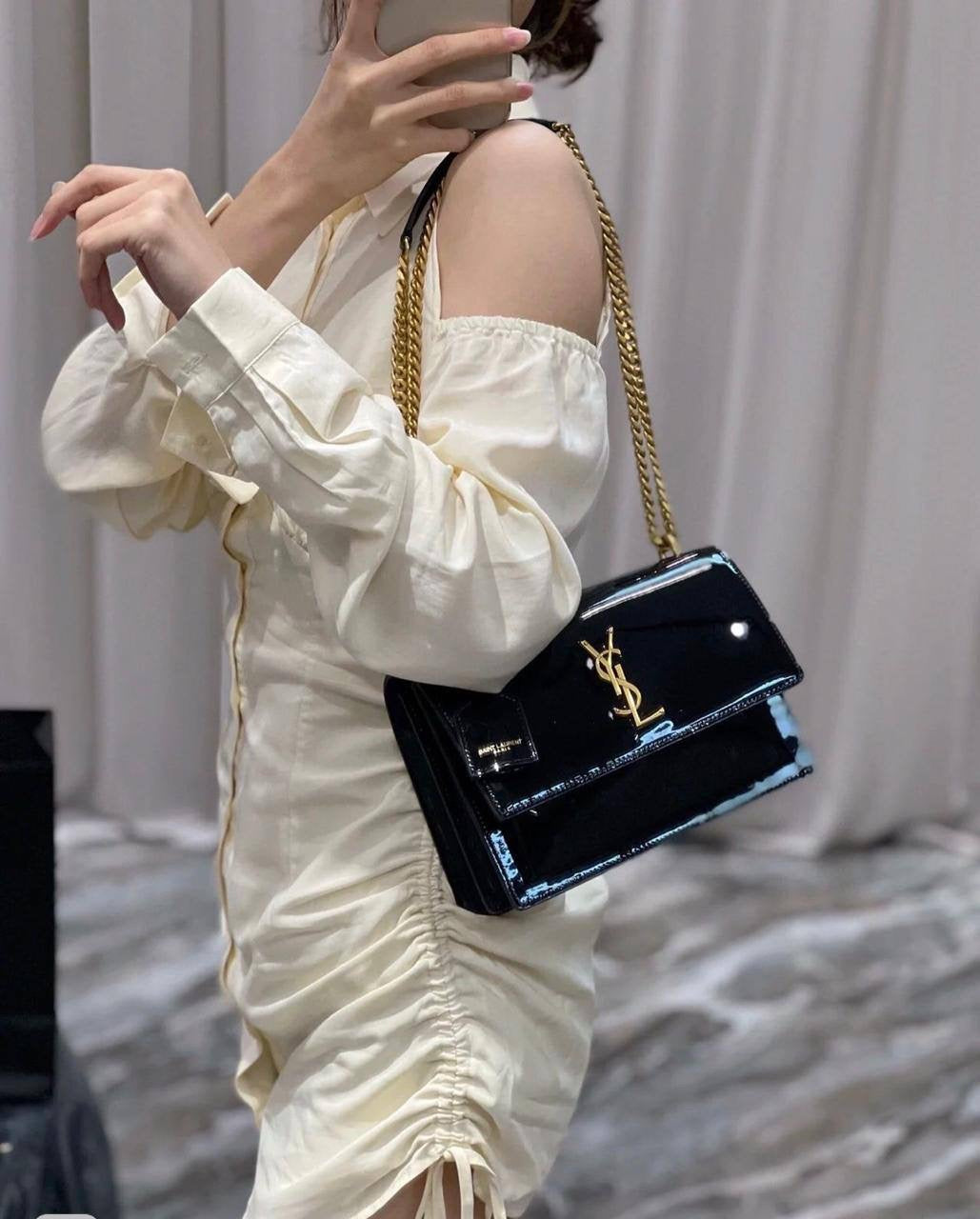 YSL Sunset
size : 22 * 14 * 9 cm
90 dhs🇦🇪
with box 🎁
Zain115
♥️♥️♥️
