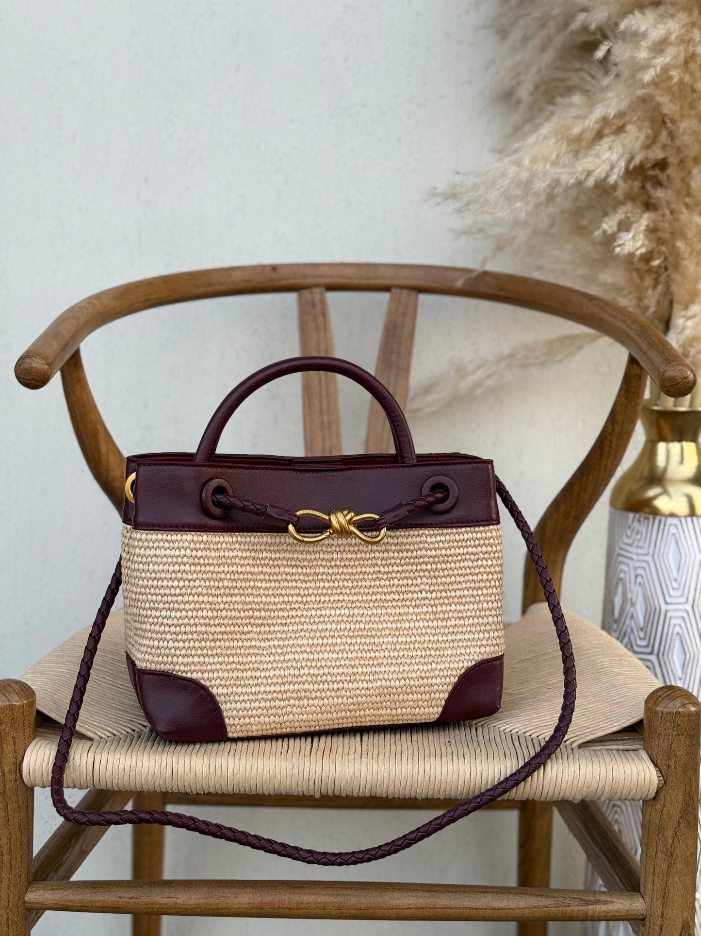 New collection✨✨✨
BOTTEGA VENETA
25cm
350 dhs🇦🇪
Top quality 
With box🎁
Zain167
♥️♥️♥️