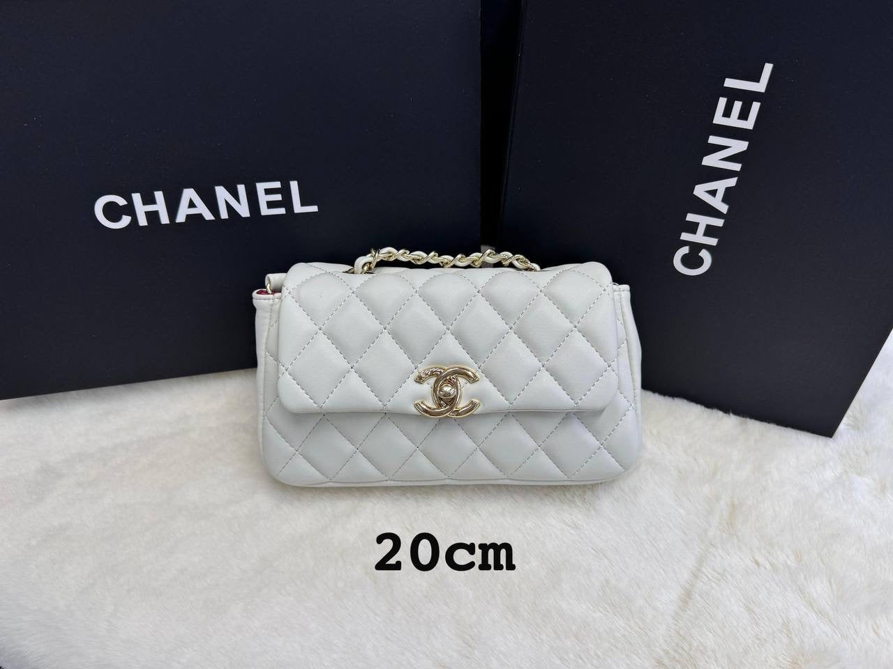 Chanel ss20 ғʟᴀᴘ
ɢᴏʟᴅ ʜᴀʀᴅᴡᴀʀᴇ 
ᴡɪᴛʜʙᴏx
🎁🎁🎁
ϙᴜᴀʟɪᴛʏ:ʟᴀᴍʙsᴋɪɴ
95 dhs🇦🇪
Zain56
♥️♥️♥️