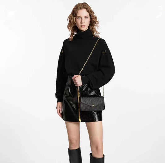 LV / Coach
75 dhs🇦🇪
with box
🎁🎁🎁
size 22×3.5×12cm
Zain213
♥️♥️♥️