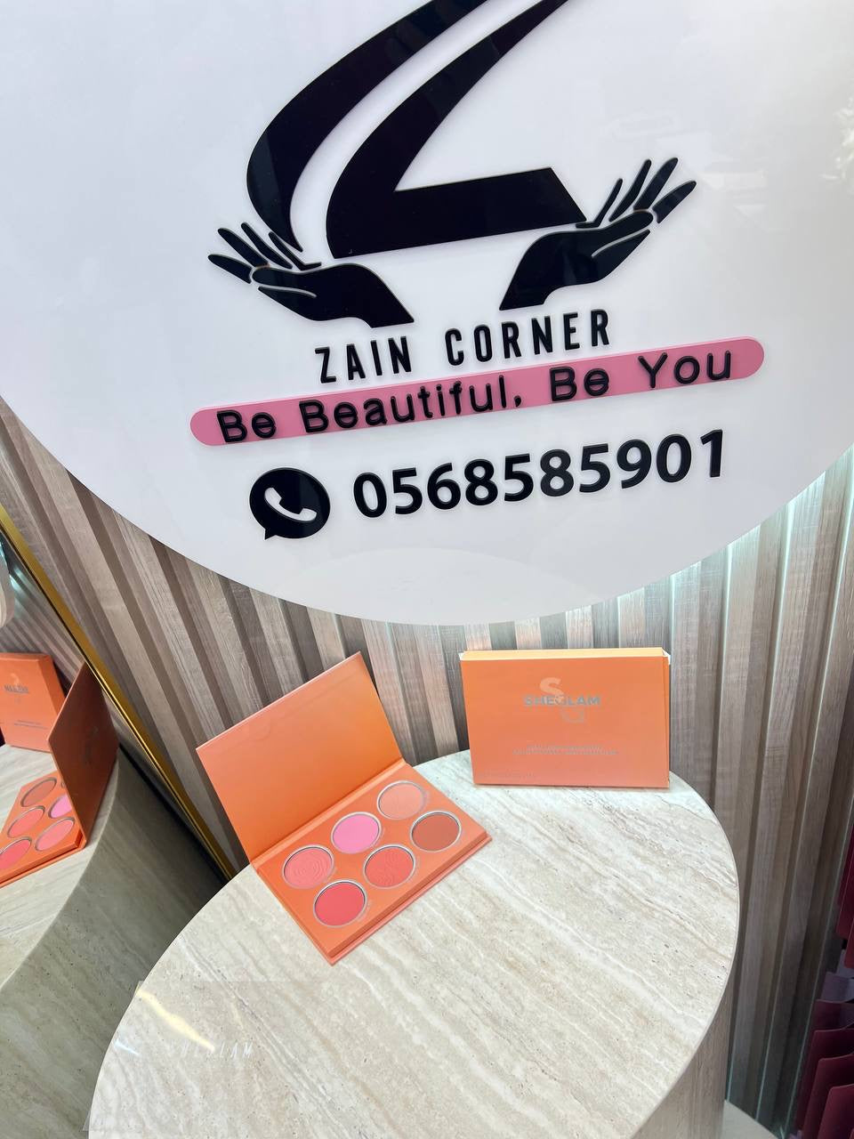Makeup pallete 
30 dhs
Zain49
♥️♥️♥️