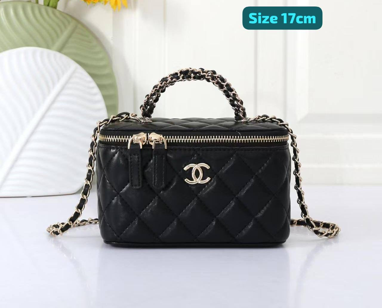 Chanel
Good quality 
with box 
🎁🎁🎁
95 dhs🇦🇪
Zain186
♥️♥️♥️