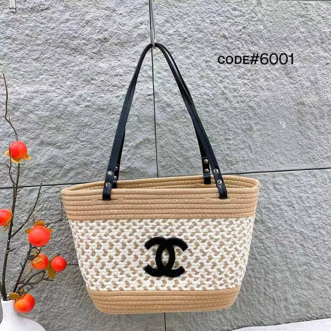 Chanel
BEACH BAG
size : 39 cm
50 dhs🇦🇪
Zain31
♥️♥️♥️