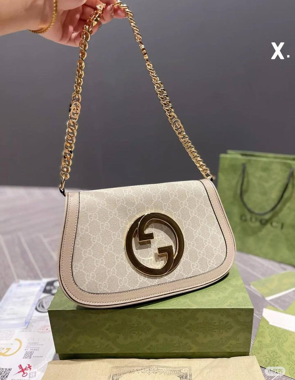Gucci
85 dhs🇦🇪
with box
🎁🎁🎁
Zain115
♥️♥️♥️