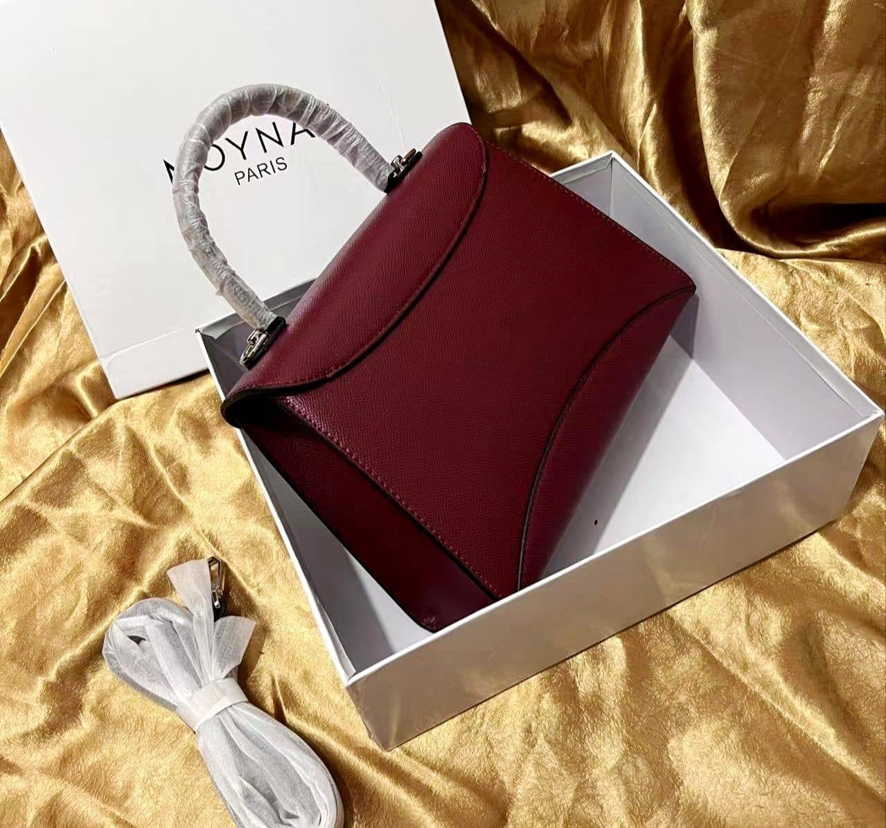 MOYNAT Paris
110 dhs🇦🇪
with box
🎁🎁🎁
size 25cm
Zain26
♥️♥️♥️