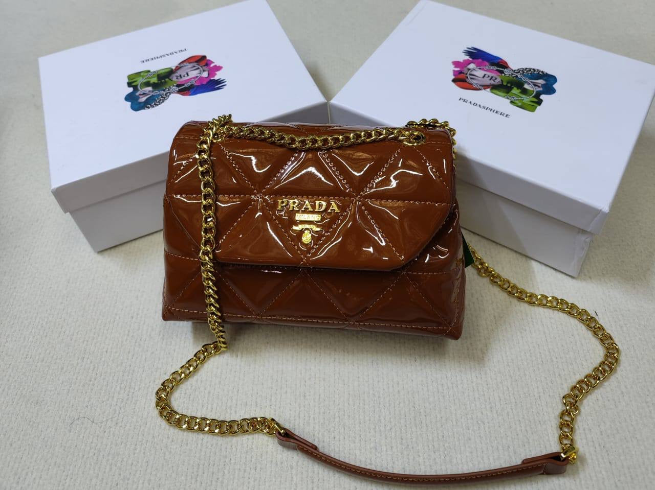 Prada
90 dhs🇦🇪
with box
🎁🎁🎁
size 24cm
Zain26
♥️♥️♥️
