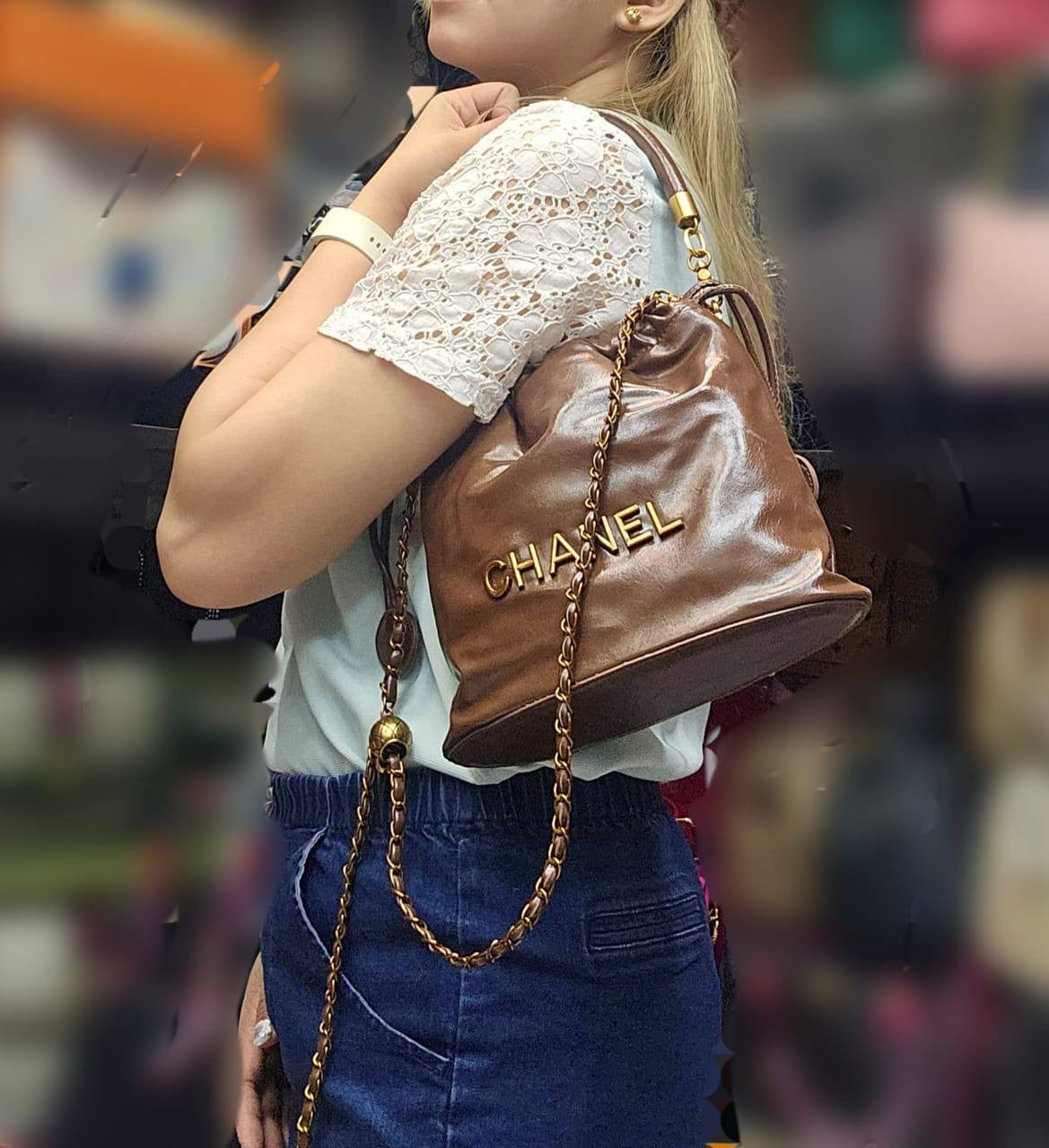 Chanel 22 ᴍɪɴɪ
ʙᴜᴄᴋᴇᴛ sʜᴏᴜʟᴅᴇʀ/ ᴄʀᴏssʙᴀɢ
sɪᴢᴇ: 22 ᴄm
70 dhs🇦🇪
Zain31
♥️♥️♥️