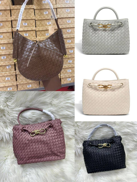 Offer YSL / MK / Hermes
Bottega
Size : 36 ~ 23  cm
70 dhs🇦🇪
with box🎁
Zain115
♥️♥️♥️♥️