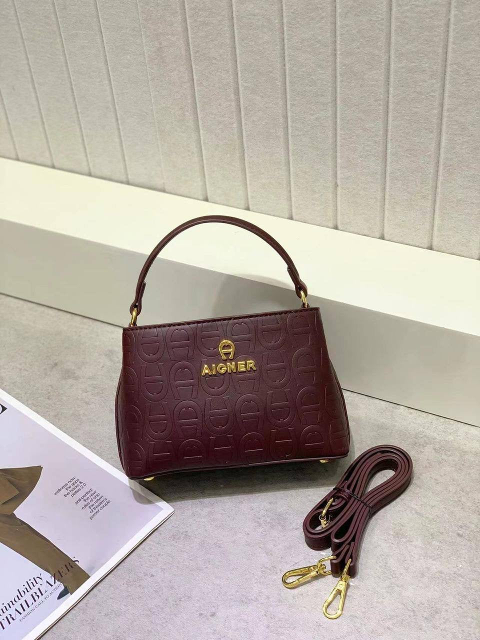 Aigner  
95 dhs🇦🇪 
with box 
🎁🎁🎁
Zain253
♥️♥️♥️