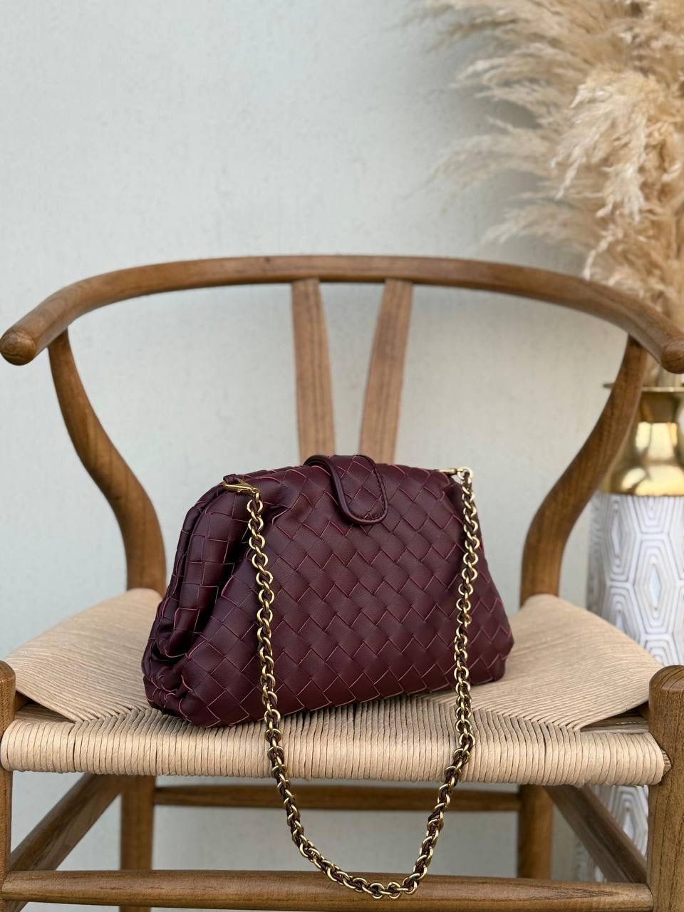New collection✨✨✨
BOTTEGA VENETA
26cm
350 dhs🇦🇪
Top quality 
With box🎁
Zain167
♥️♥️♥️