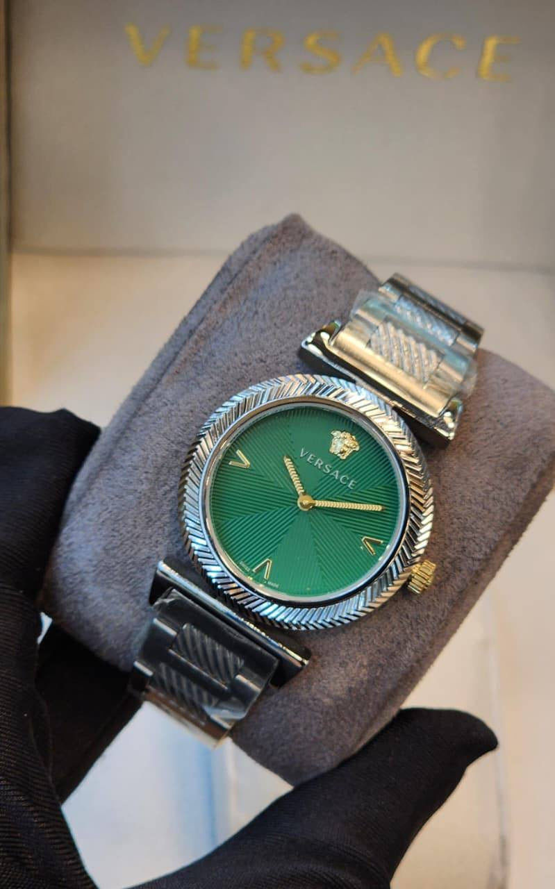 Versace 
watch for ladies 
good quality 
140 dhs🇦🇪
Zain59
♥️♥️♥️