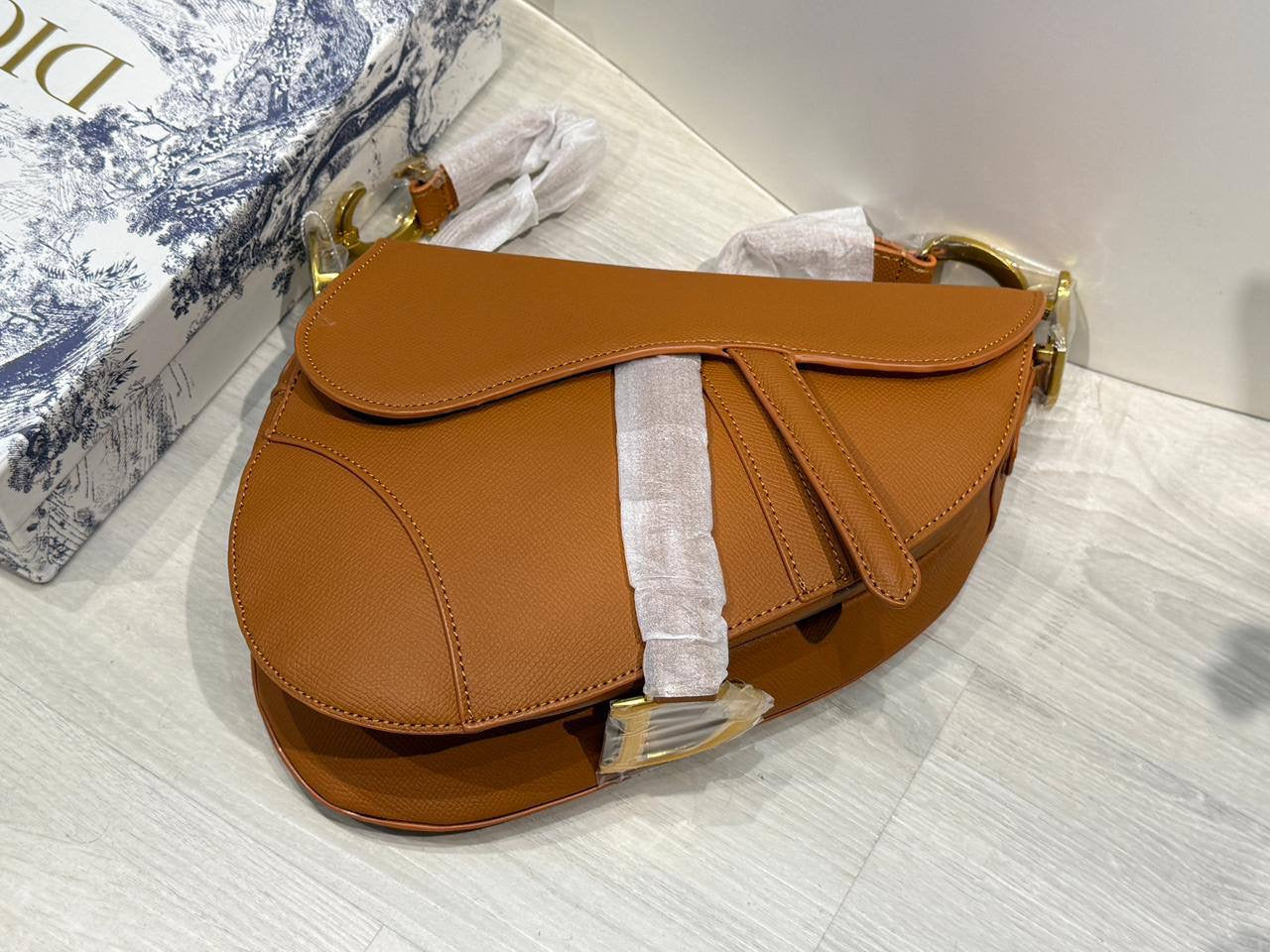 Dior
with box
🎁🎁🎁
110 dhs🇦🇪
good quality
Zain44
♥️♥️♥️