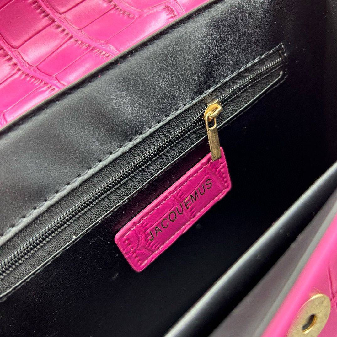 Jacquemus
offer price
65 dhs🇦🇪
Zain39
♥️♥️♥️