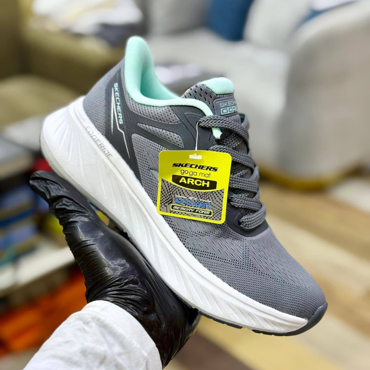 Skechers
Size 36 to 40
100 dhs🇦🇪
Zain27
♥️♥️♥️