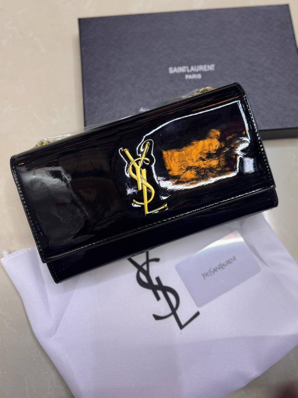 Ysl Kate
Size : 24 * 14.5 * 5.5  cm
95 dhs🇦🇪
with box 🎁
Zain115
♥️♥️♥️