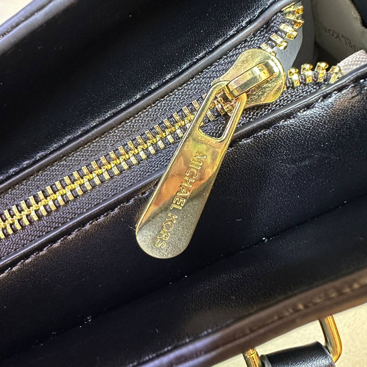 MK 
NEW CAME GOOD QUALITY 
100 dhs🇦🇪
Zain39
♥️♥️♥️