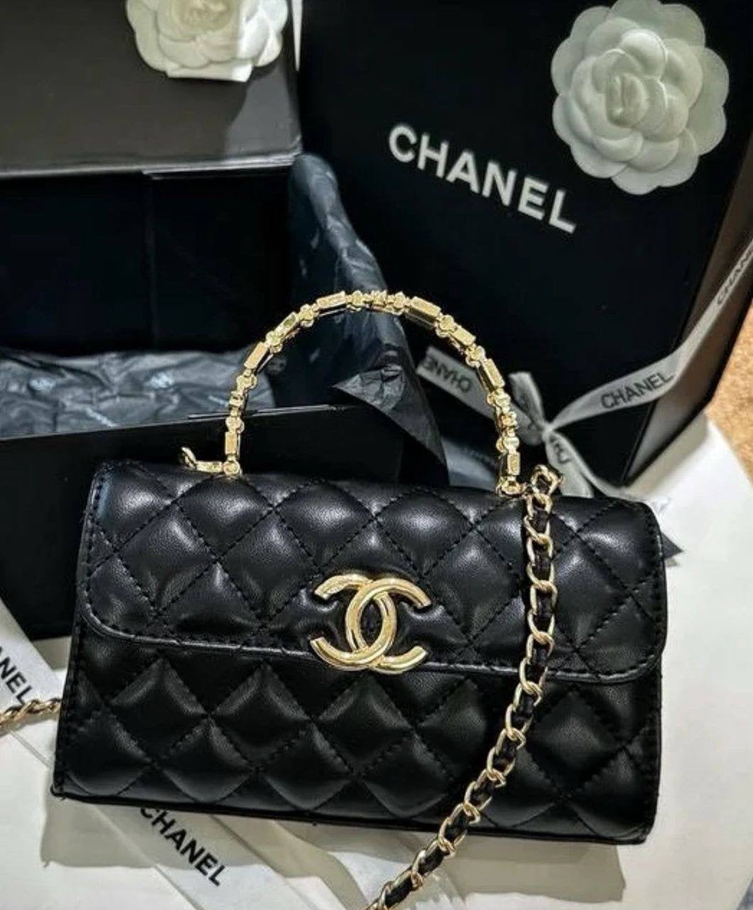 Chanel
90 dhs🇦🇪
Good quality
with box
🎁🎁🎁
Zain35
♥️♥️♥️