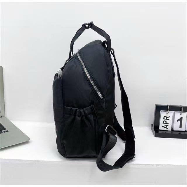 Prada
37*27*13cm
80 dhs🇦🇪
Zain17
♥️♥️♥️
