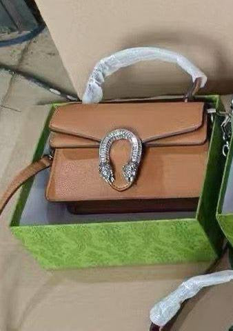 Gucci Dionysus
Size : 20 * 15.5 cm
95 dhs🇦🇪
with box
🎁🎁🎁
Zain115
♥️♥️♥️